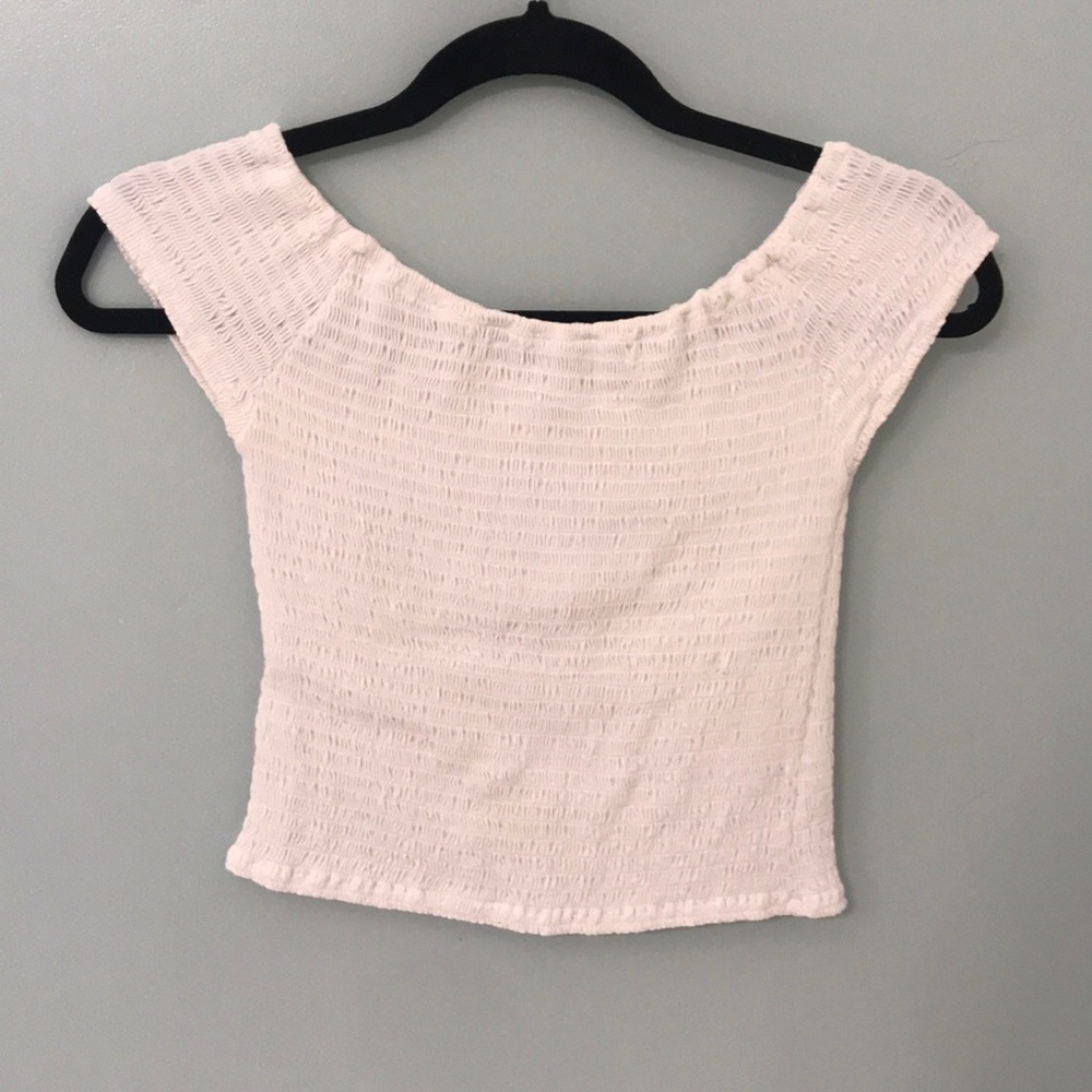 white crop top🤩